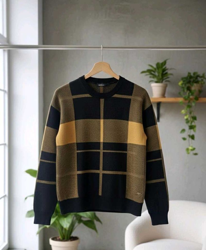 Stylish Plaid Knit Sweater