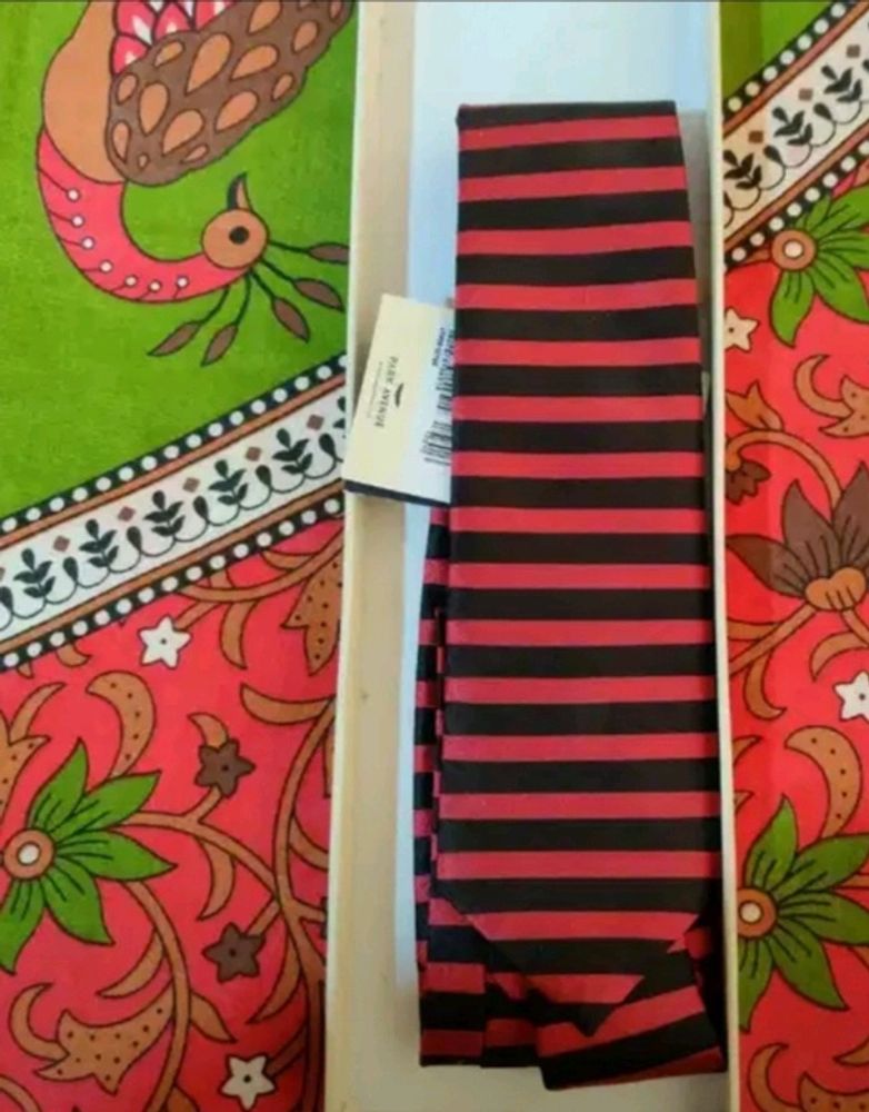 Brand New tie by Park Avenue