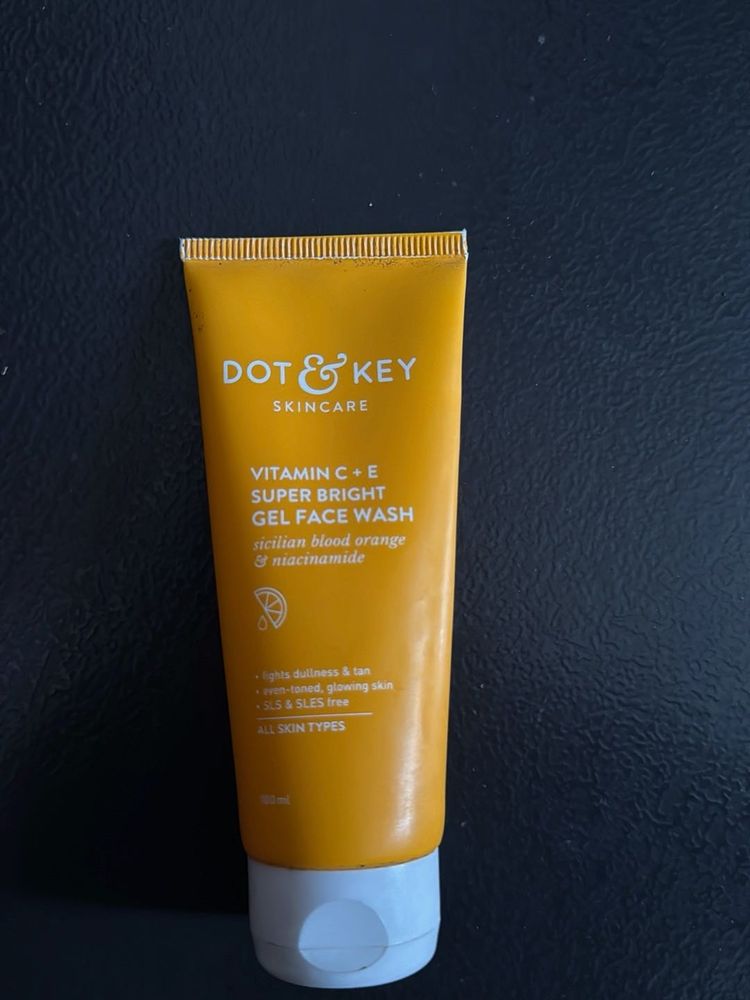 DOT&amp;KEY Super Bright Face Wash