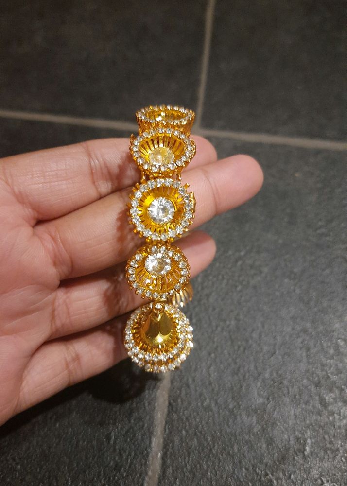 Fancy Braclet In Golden Colour ✨️