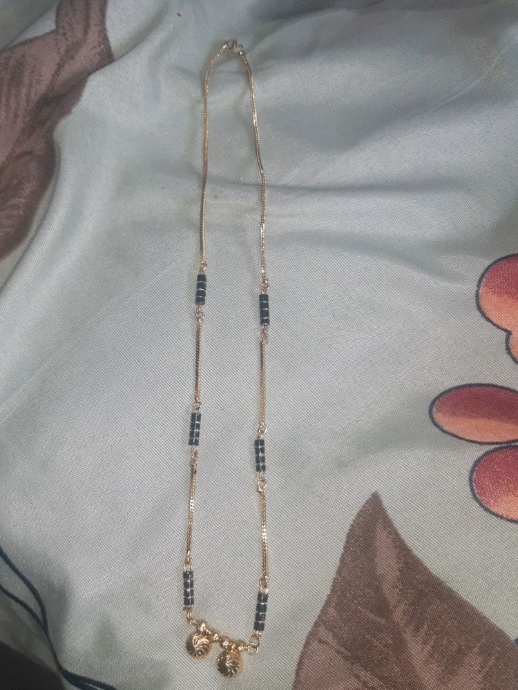 Golden Short mangalsutra