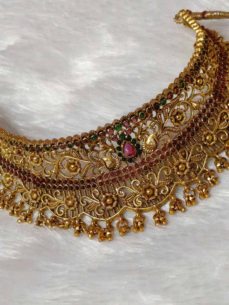 Elegant Gold-Tone Necklace