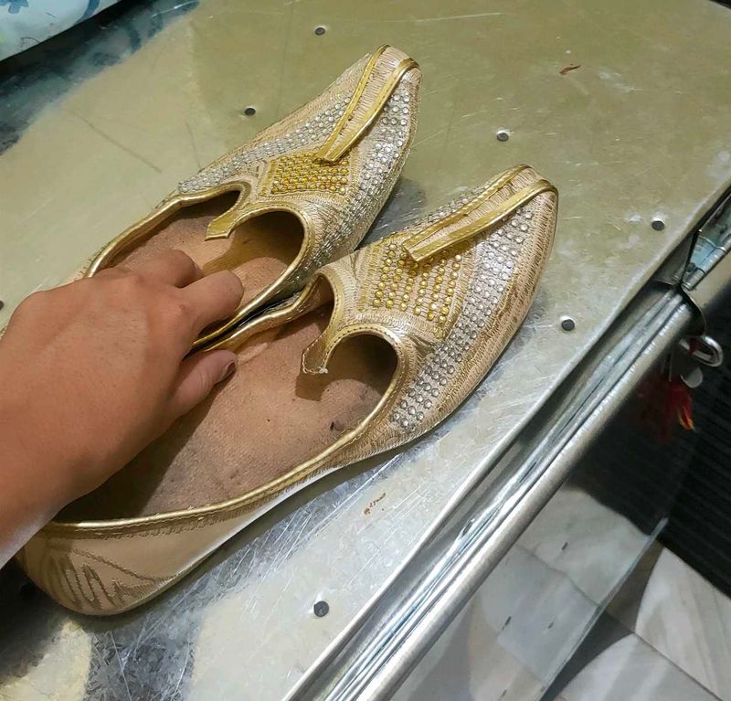 Men Jutti