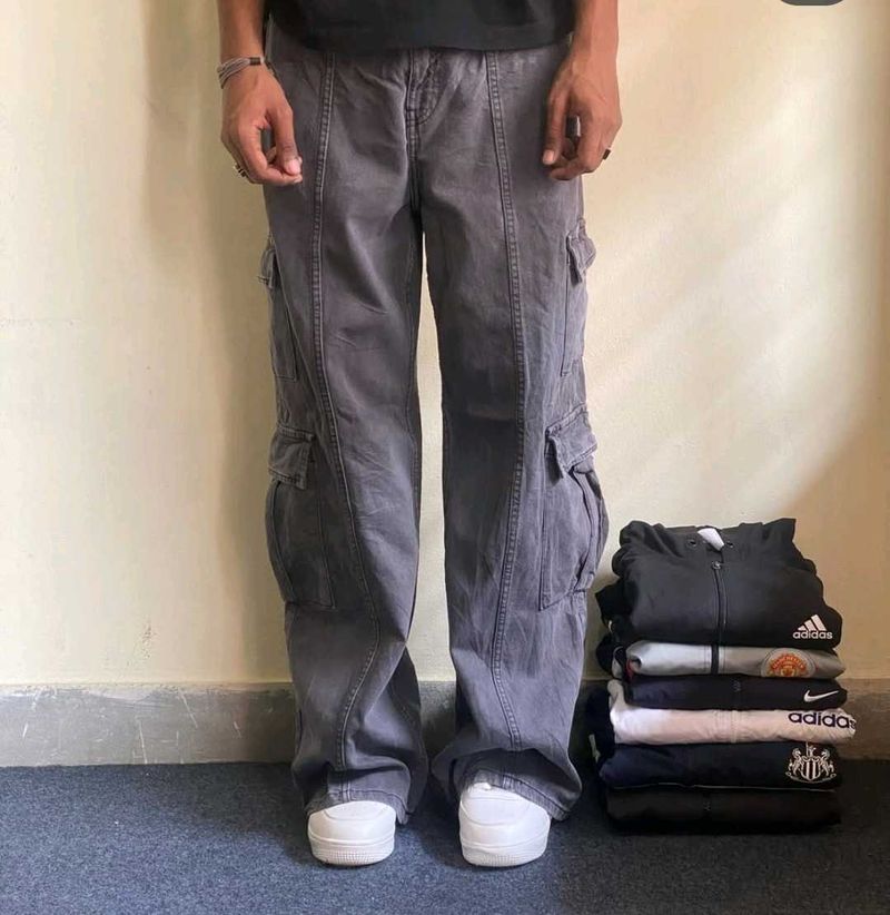 Bershka Cargo