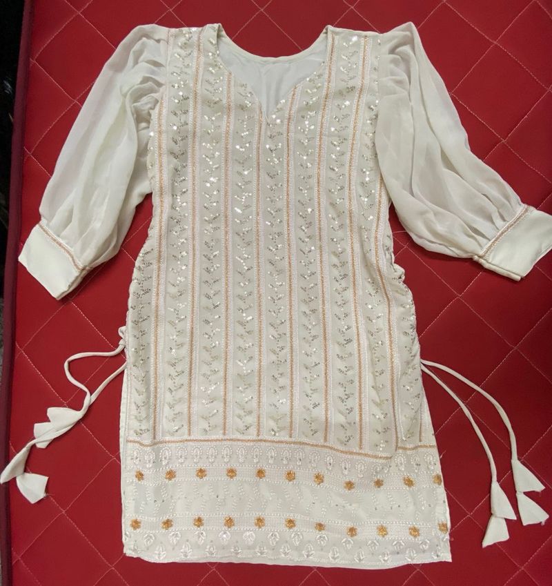 Graceful Ethnic Wear Dress for Festive Occasions