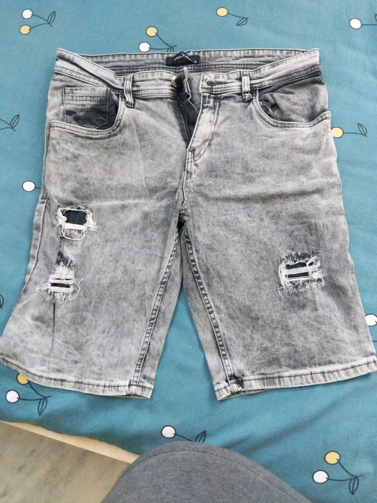 Highlender Distressed Ripped Men Jeans/Denim Short