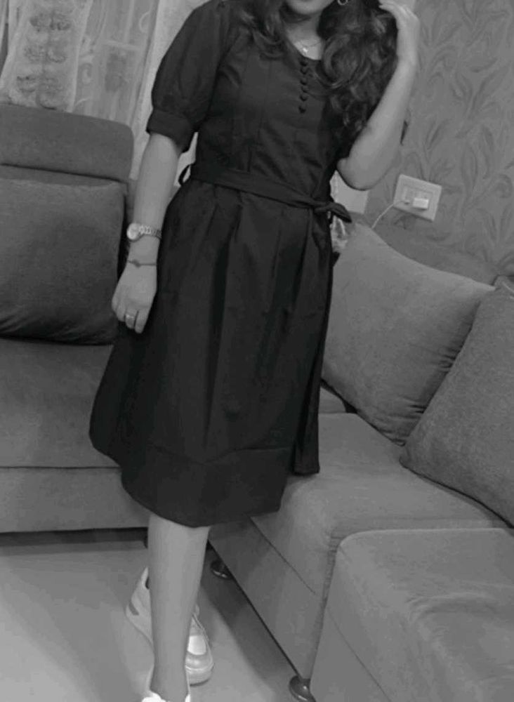 Elegant Black Midi Dress