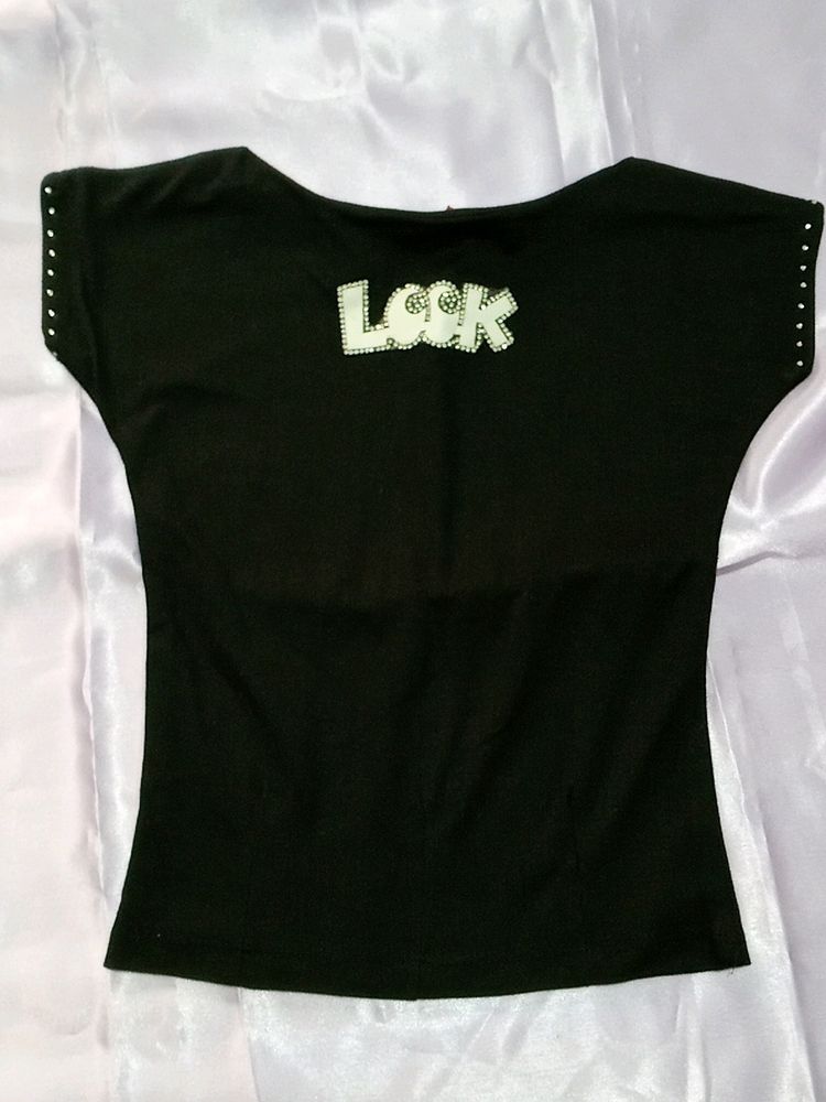 Kids Top- Size 28, Can fit 3-5 years