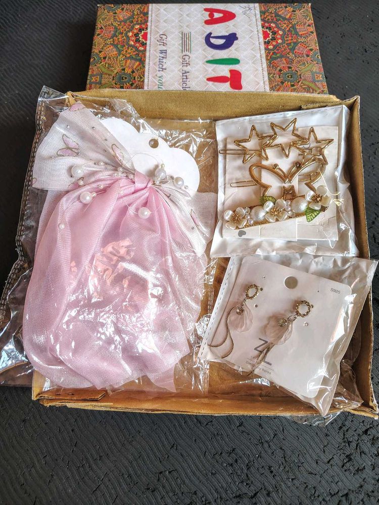 Korean earrings &amp; hair Accessories Gift Set 🩷