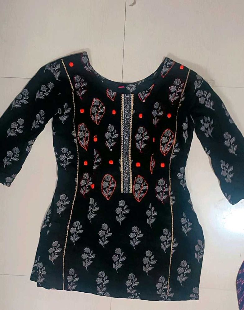 Floral Print Short Kurti