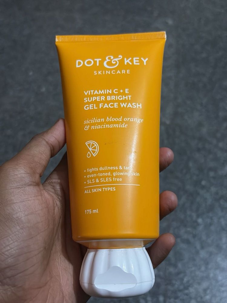 Dot &amp; Key Vitamin C Face Wash