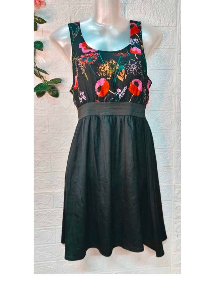 Size Small🎁Buy 2 Get 1 Free 🎁  Vero Moda Dress