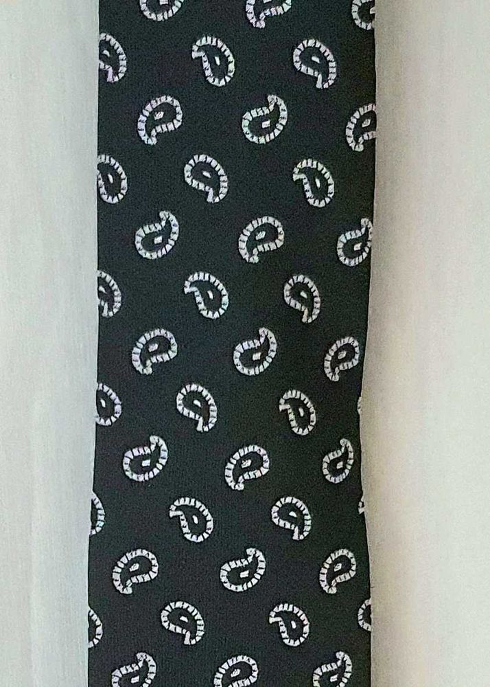 Paisley Black Tie