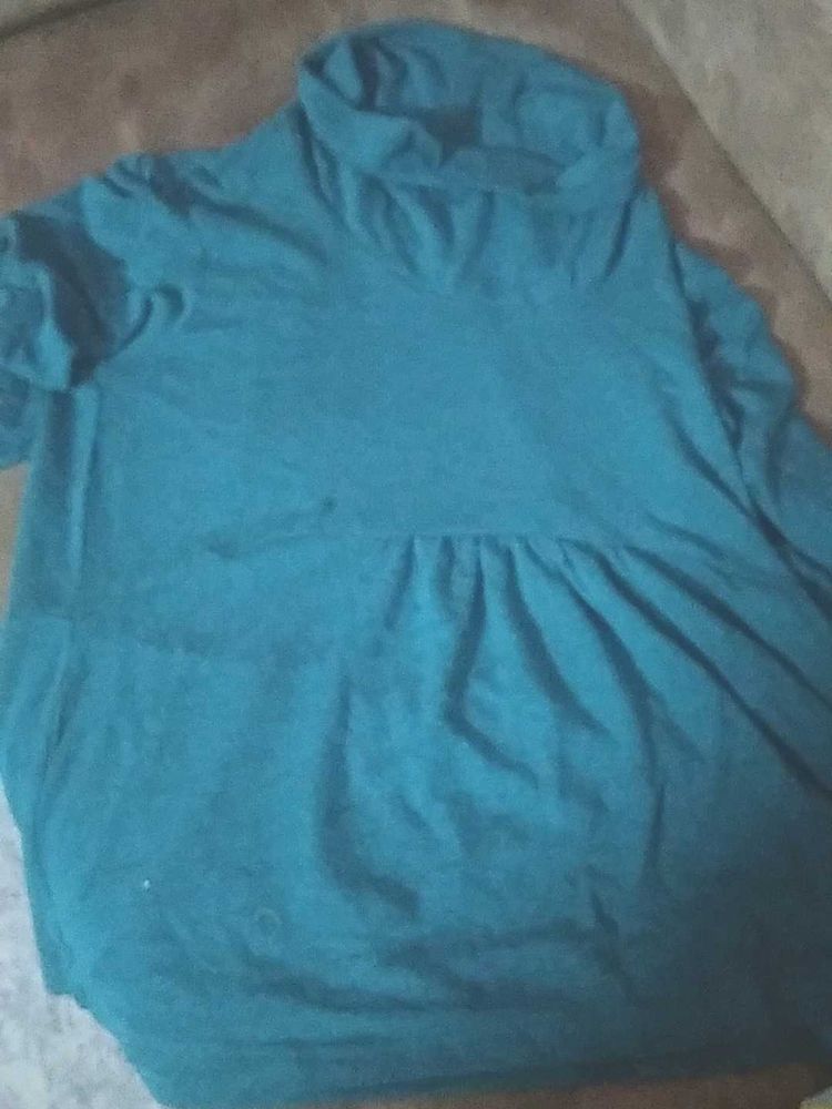 Green Turtleneck Long Sleeve Top