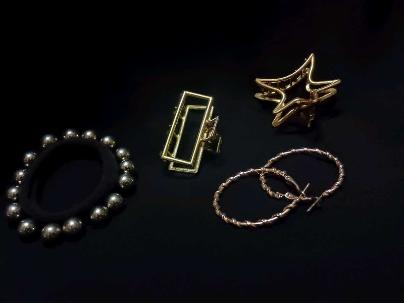 Gold-Tone Accessory Set