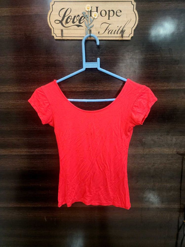 Comfortable Red Round Neck T-Shirt