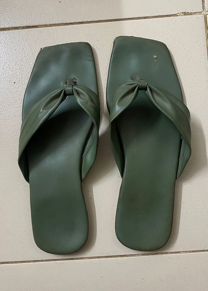 Trendy Slippers