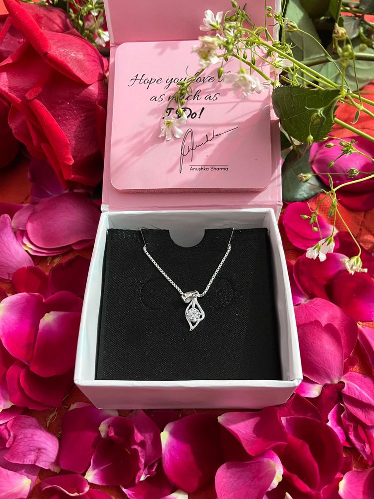 Giva Pendant