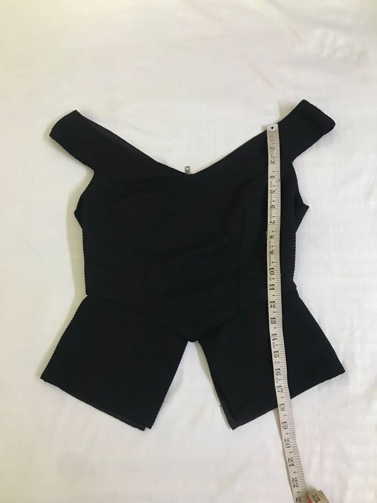 Chic Black Top Bust 32