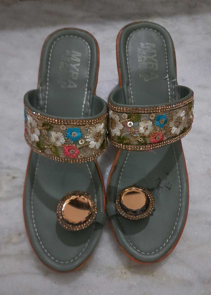 Ethnic Wedge Heels 40