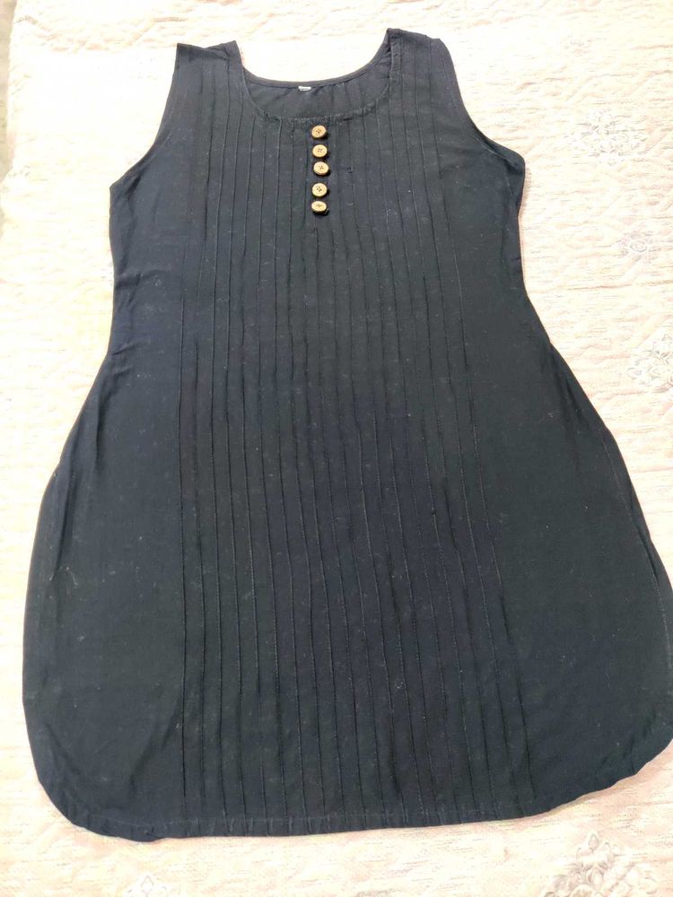 Black Sleeveless Tunic
