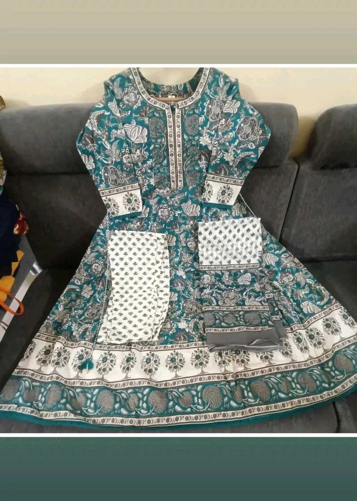 Elegant Floral Kurta Set