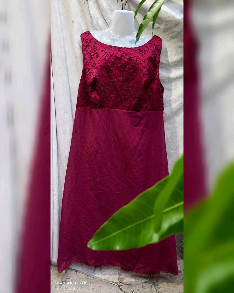 3.10.11 LONG WEDDING GOWN