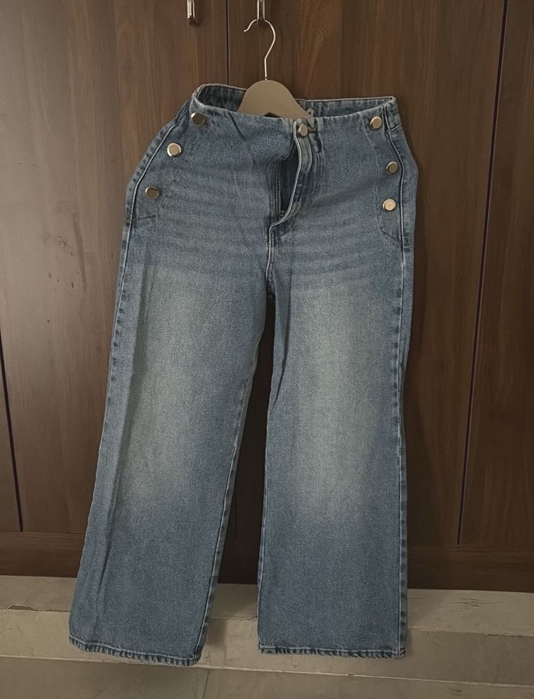 Wide Leg Button Jeans