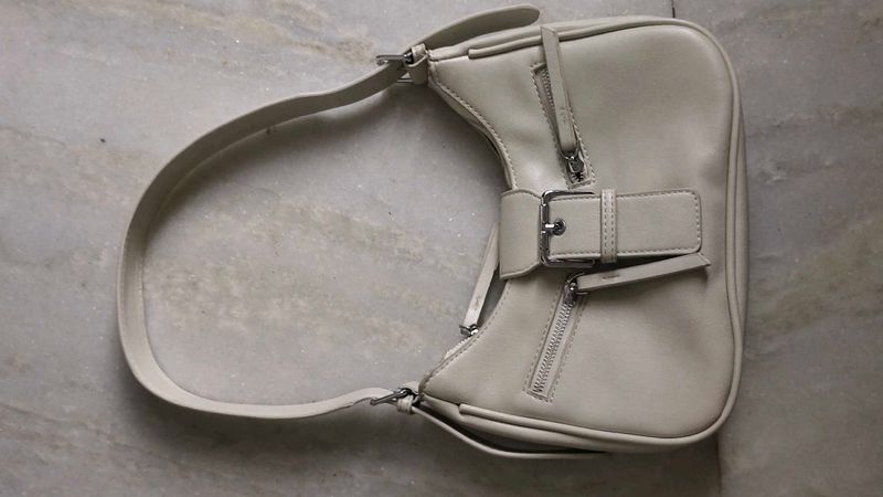Y2K Cream Buckle Detail Shoulder Bag