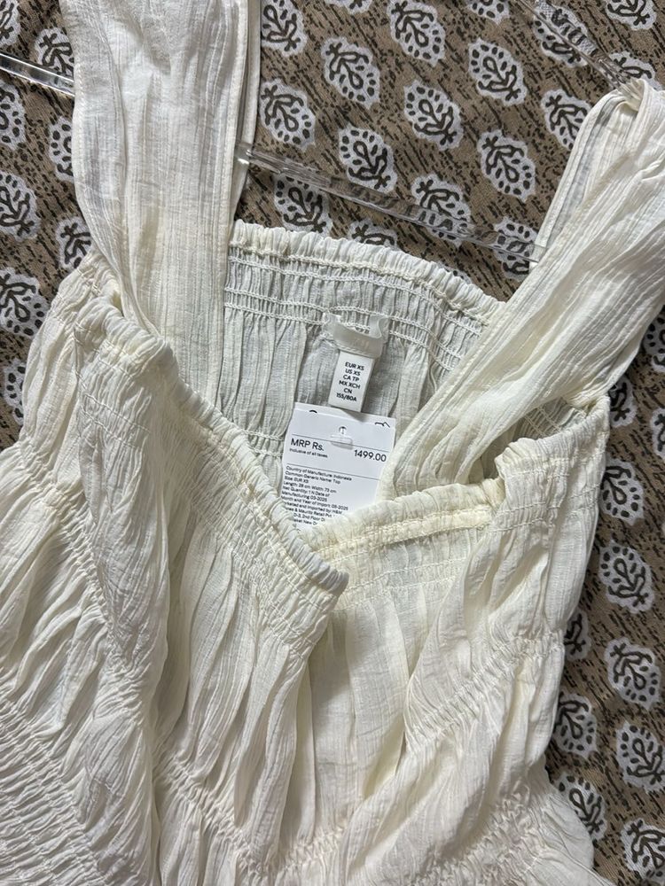 H&amp;M White Smocked Top