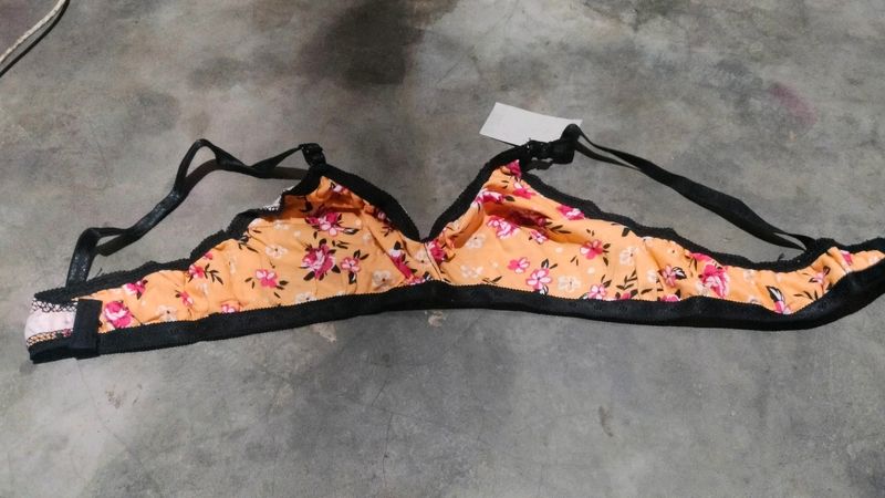 Women Full Coverage Non Padded Branew bra not use