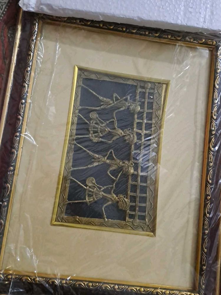 antic frame of music