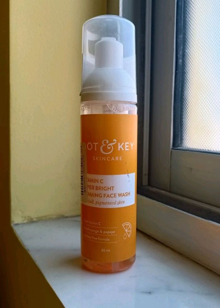Dot &amp; Key Foaming Face Wash