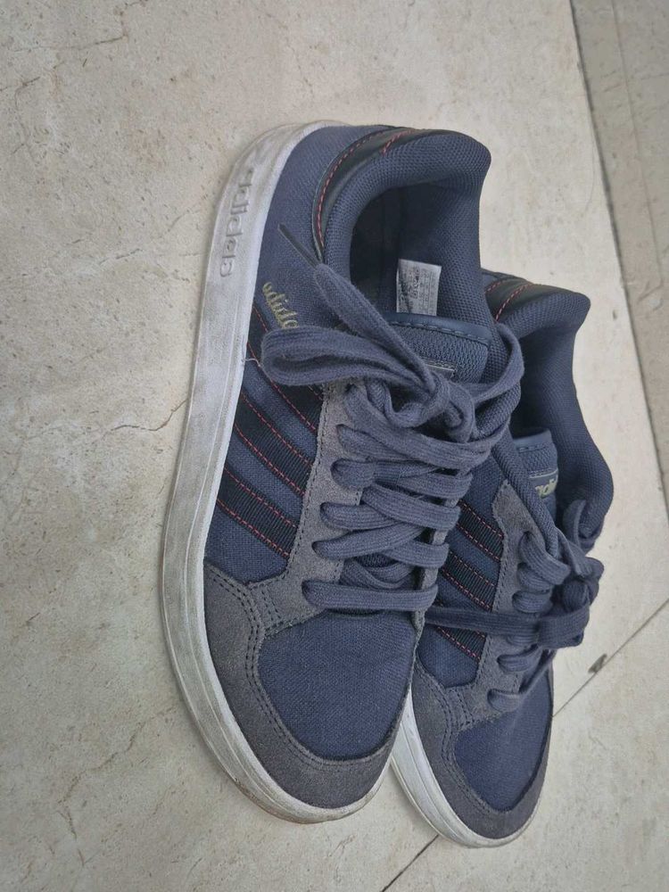 Adidas Sneakers