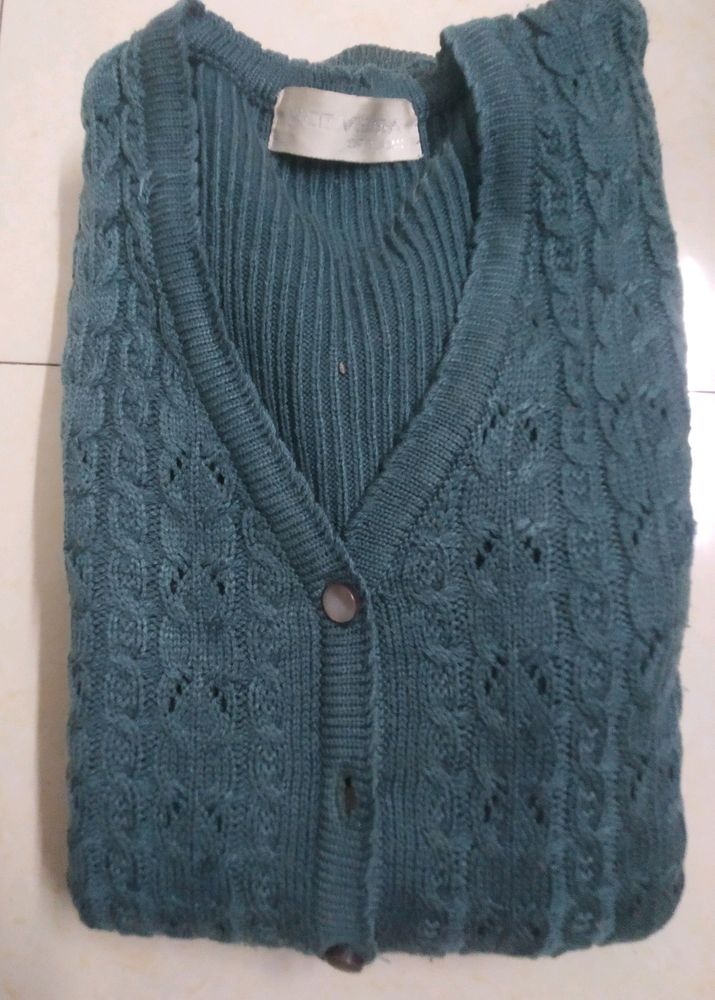 Short cardigan