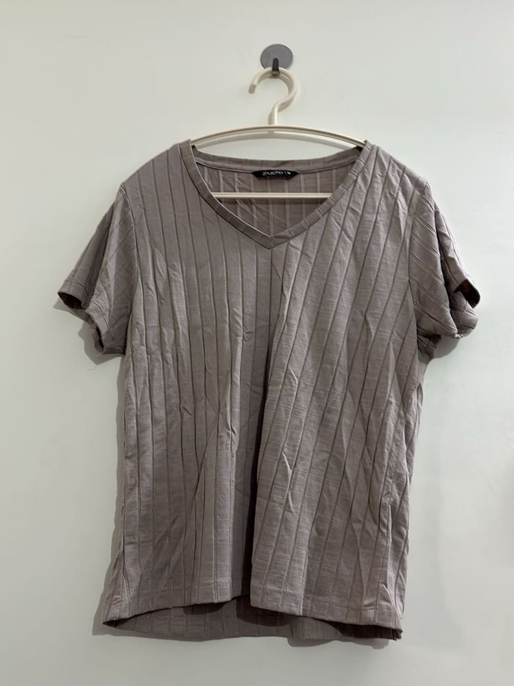 Ribbed V-Neck Tee