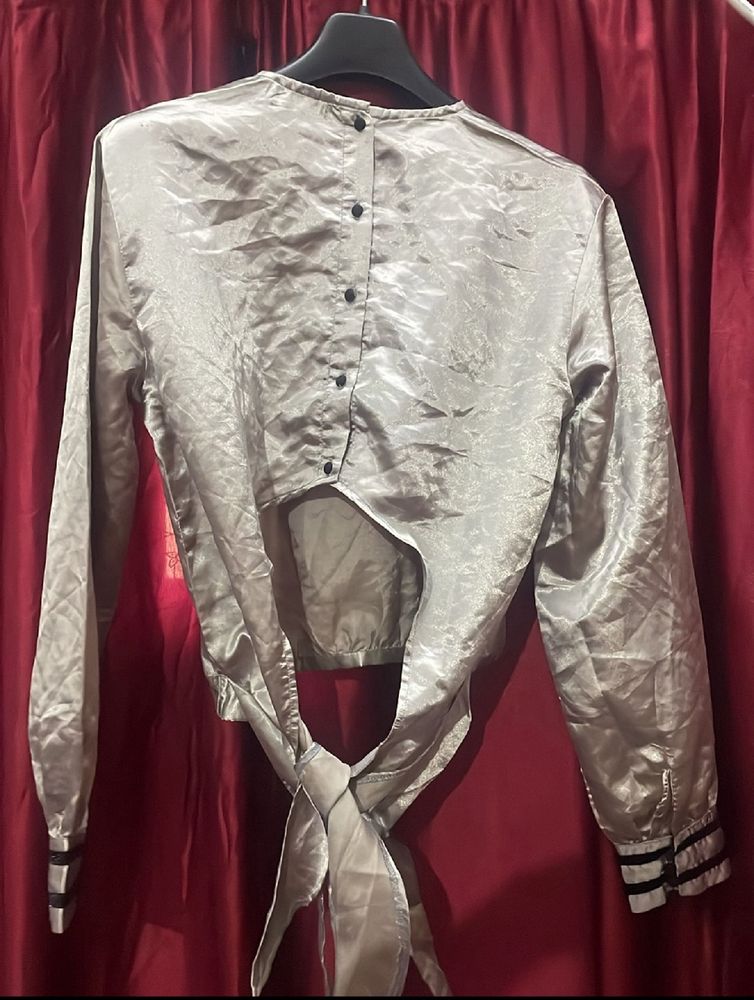 Silver Bow Back Top🩶🎀