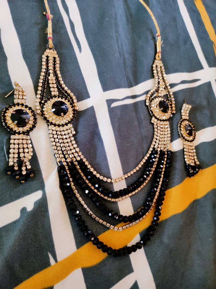 Jewellery Set With Earings