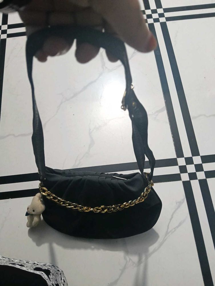 Black Hand Or Sling Bag Wid Golden Chain