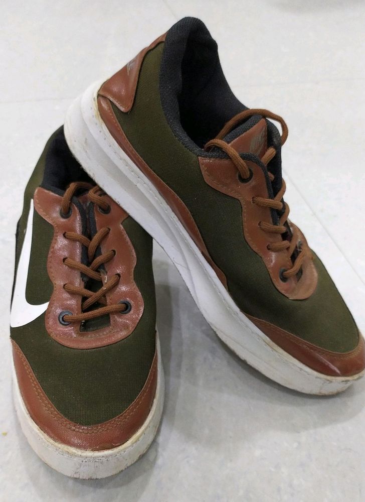 Sneaker