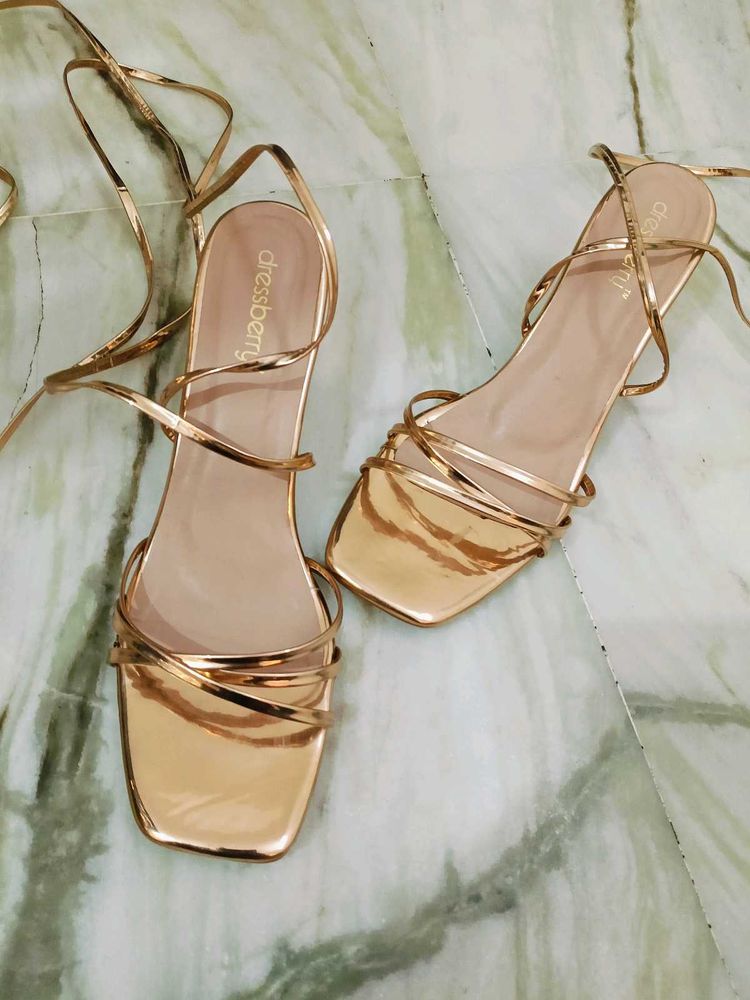 Women&#39;s Dressberry Tie-up Heels