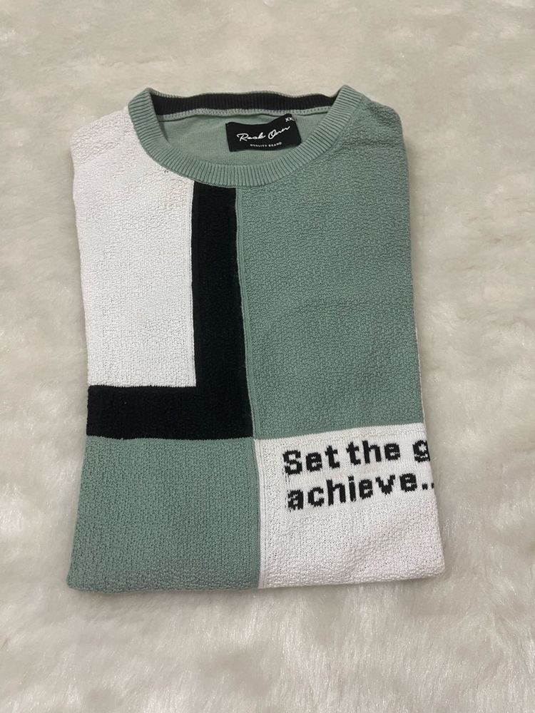 Stylish Graphic Print T-Shirt