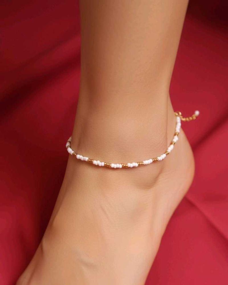 2 Pintresty Golden Beaded Anklet