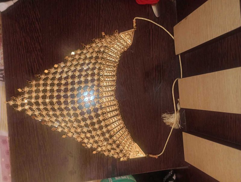 Elegant Gold-toned Necklace