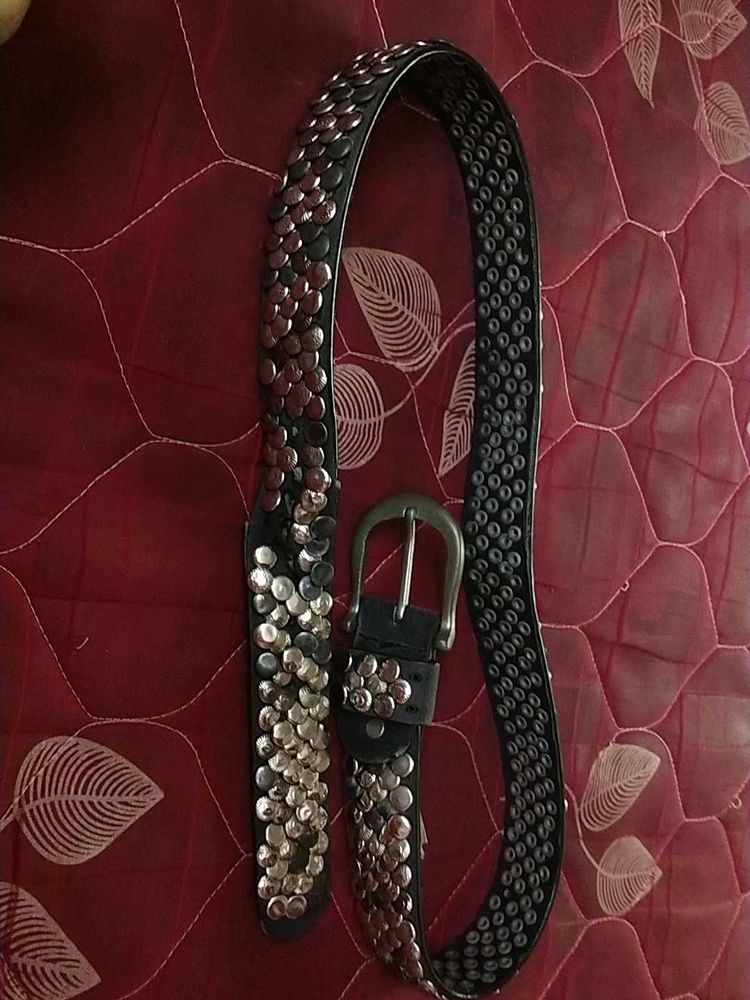 Salman Khan&#39;s Favourite Leather Belt