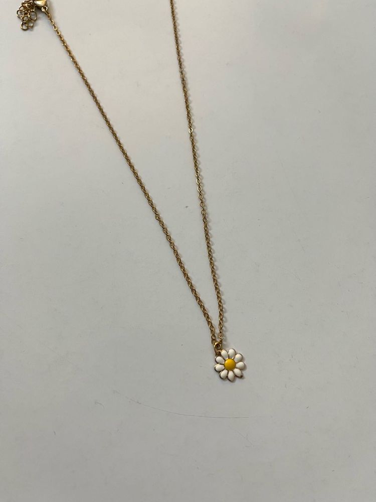 Daisy Pendant Chain Necklace Gold