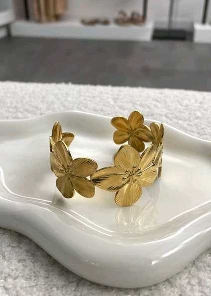 An-ti tarnish bracelet