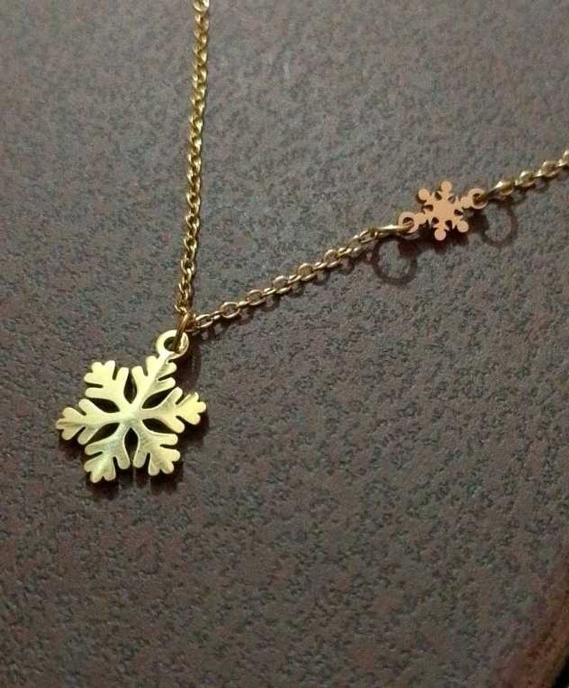 Snowflake Pendant Necklace, gold heart pendent, pi