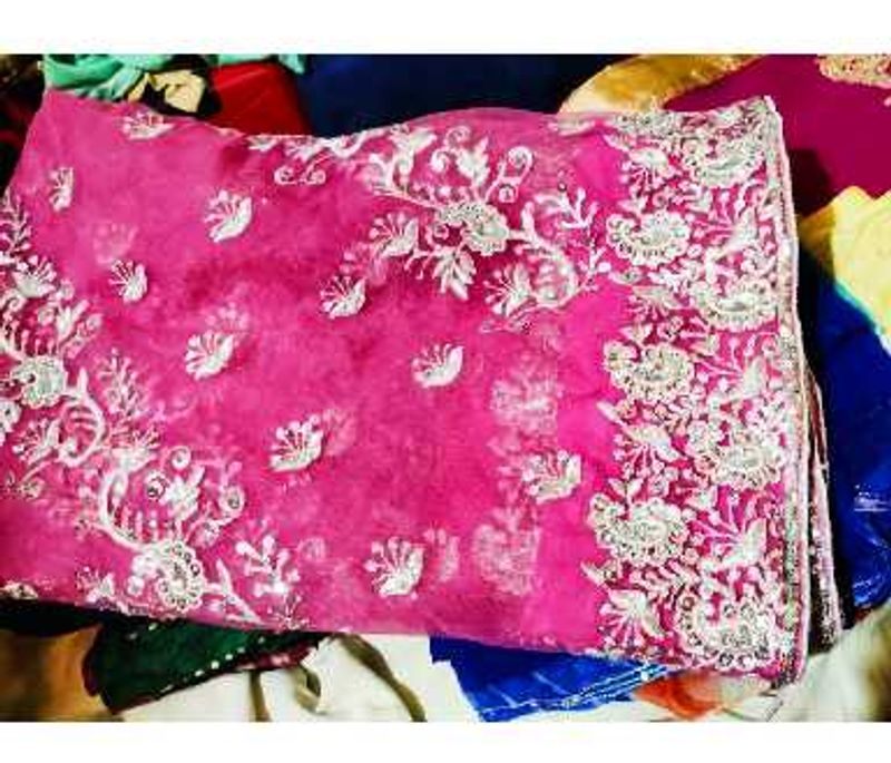 Elegant Pink Embroidered sar