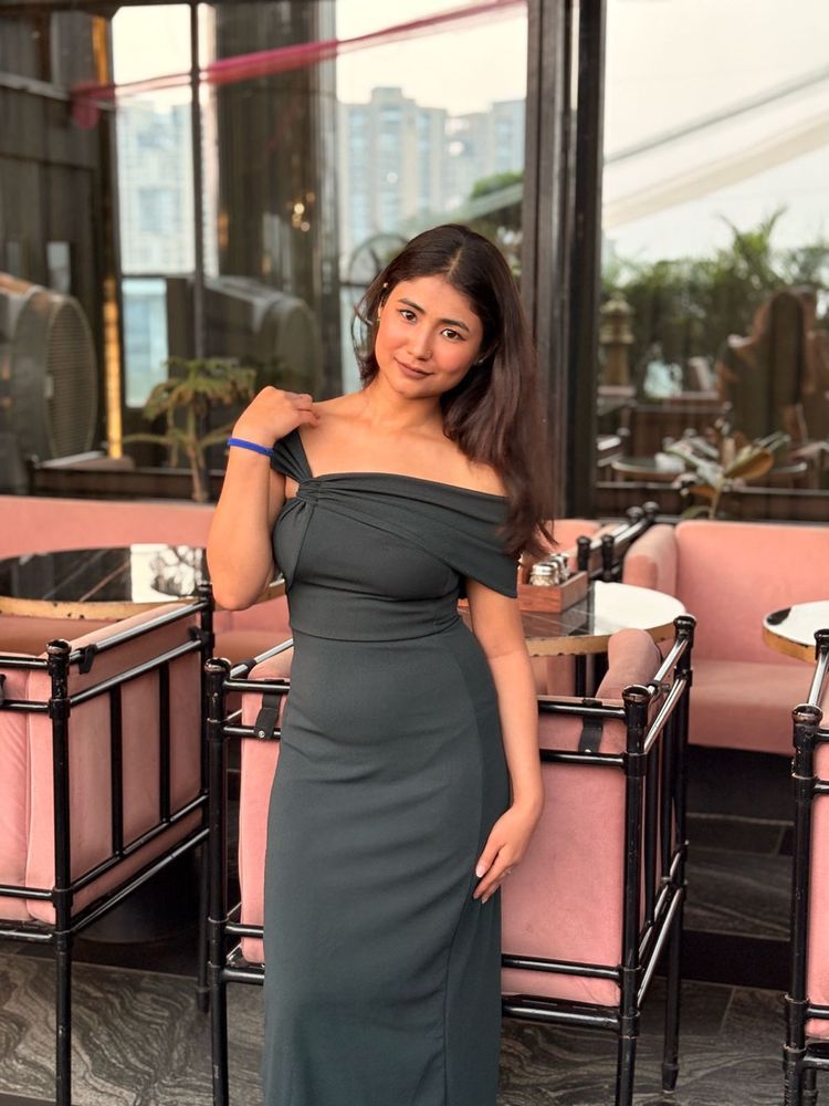 Elegant Off-Shoulder Dress